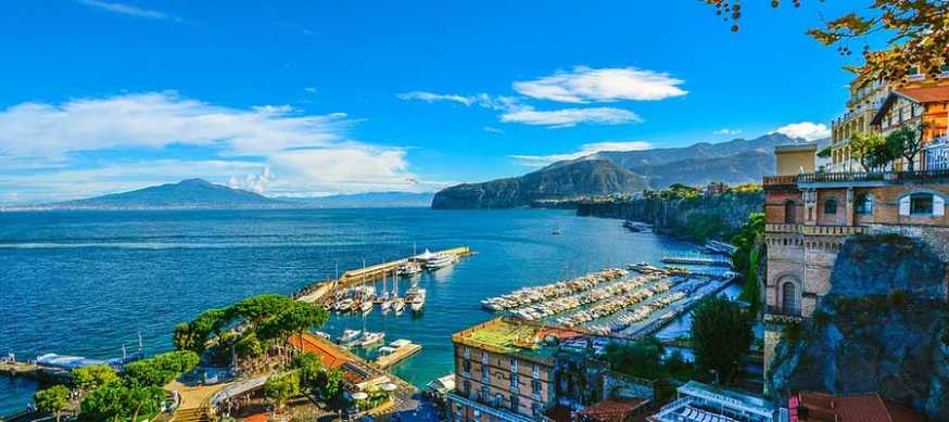 private boat transfers from Sorrento to Naples